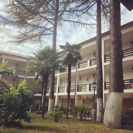 Heliopark Gora Bagrata Hotel Sukhumi Exterior foto