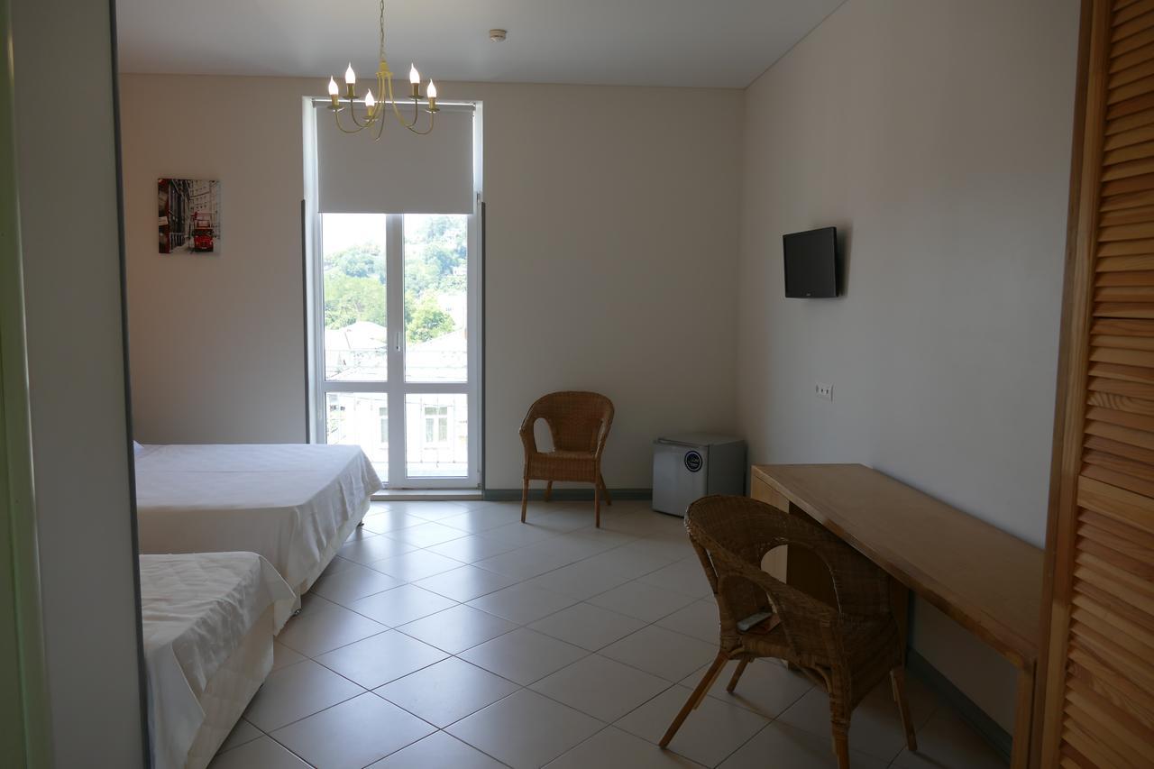 Heliopark Gora Bagrata Hotel Sukhumi Exterior foto