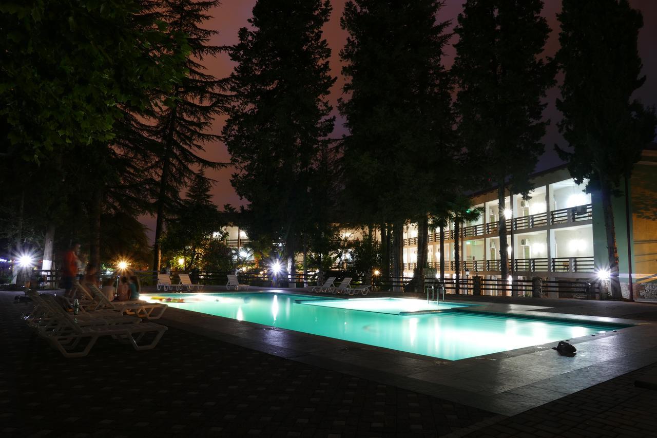 Heliopark Gora Bagrata Hotel Sukhumi Exterior foto
