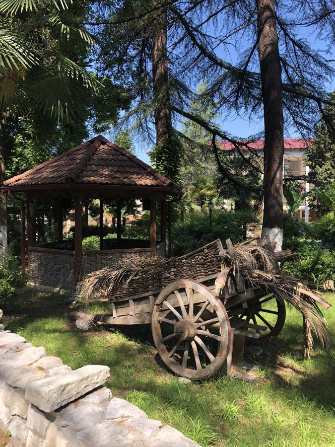 Heliopark Gora Bagrata Hotel Sukhumi Exterior foto