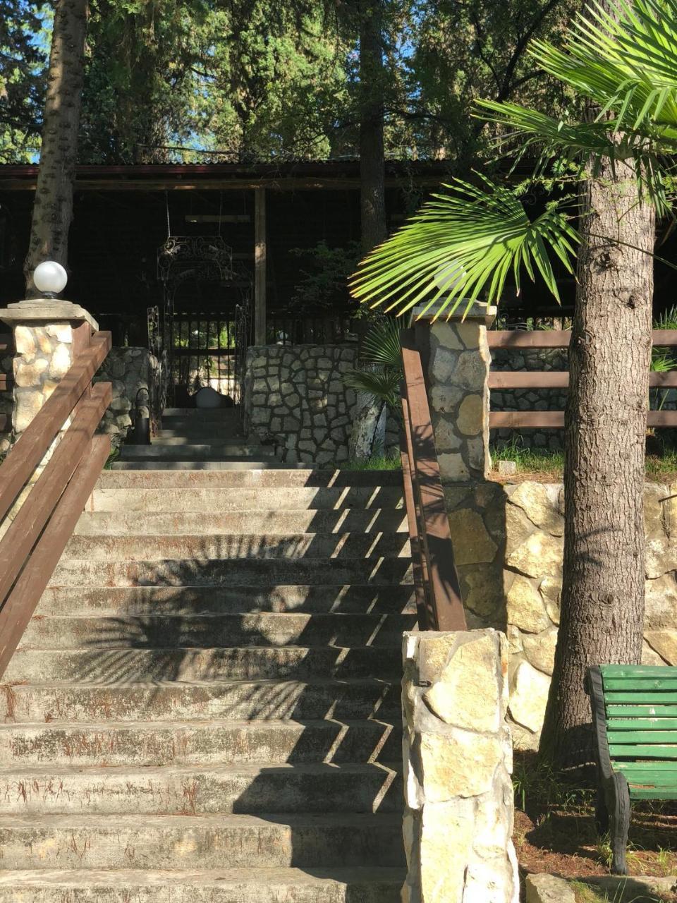 Heliopark Gora Bagrata Hotel Sukhumi Exterior foto